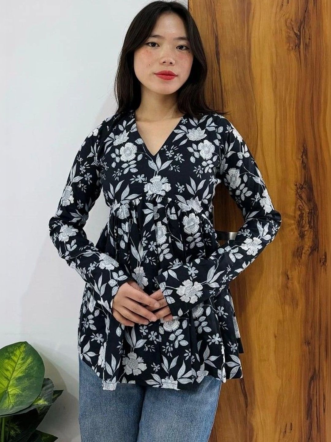 AurexWear Floral Printed V-Neck Empire Kurti