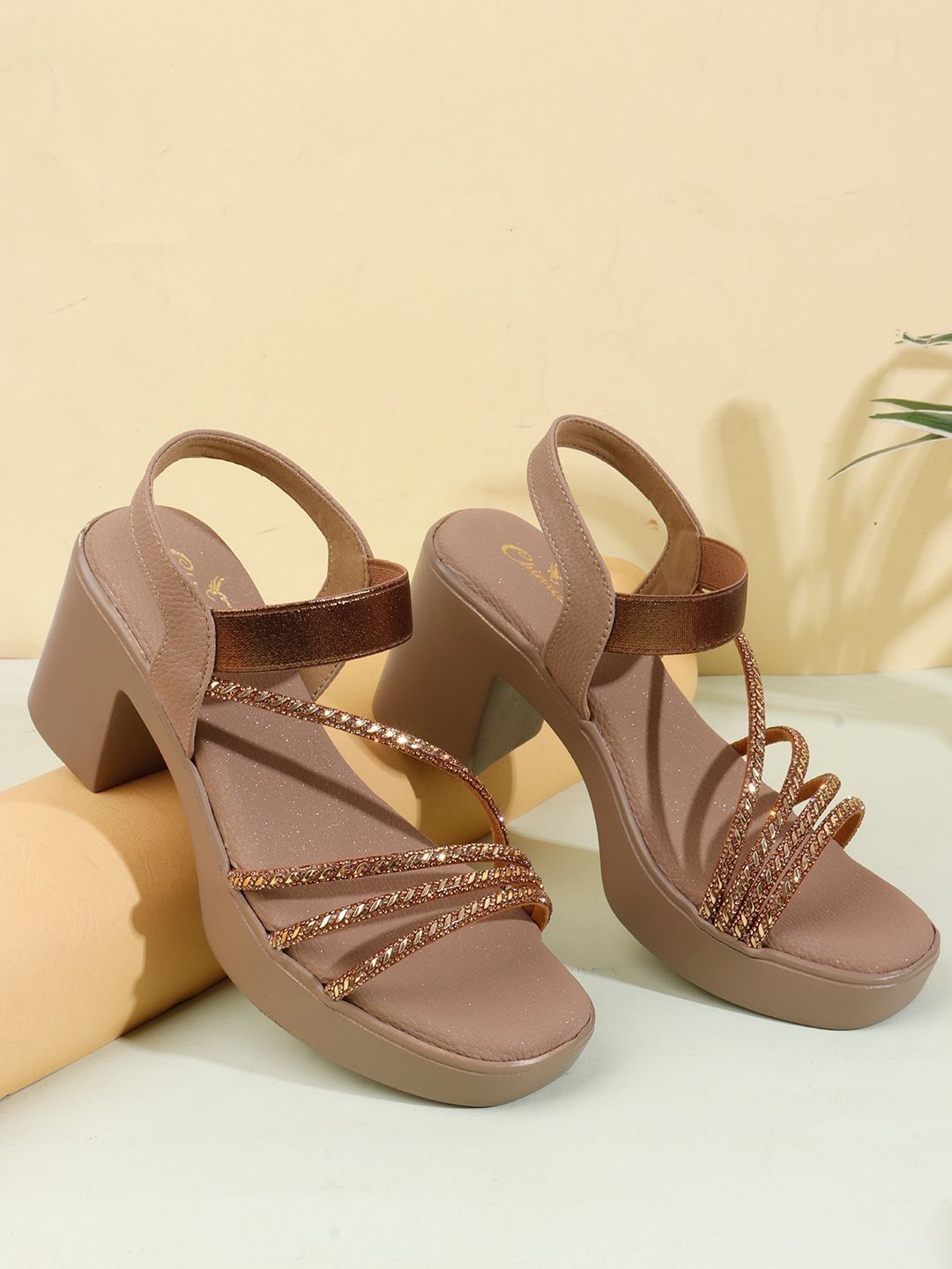 CHINRAAG Textured Block Sandals