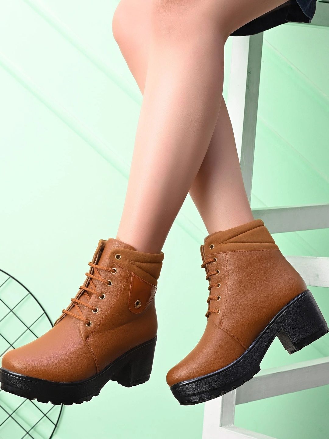 XE Looks Women Round Toe Lace-Ups Regular Boots