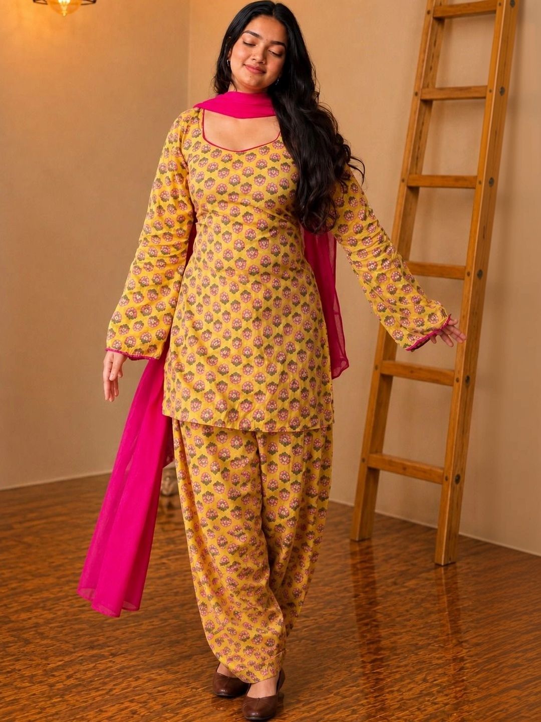 shreeram Women Floral Printed Regular Pure Cotton Kurta with Patiala & With Dupatta