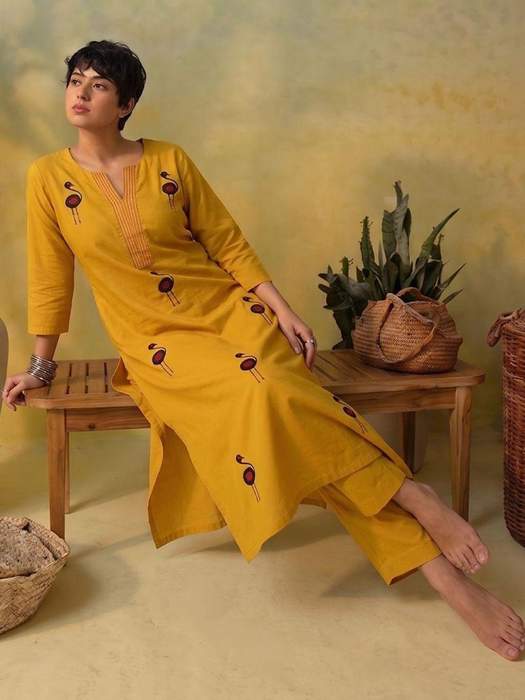 Varanga Women Ethnic Motifs Printed Regular Thread Work Kurta with Trousers