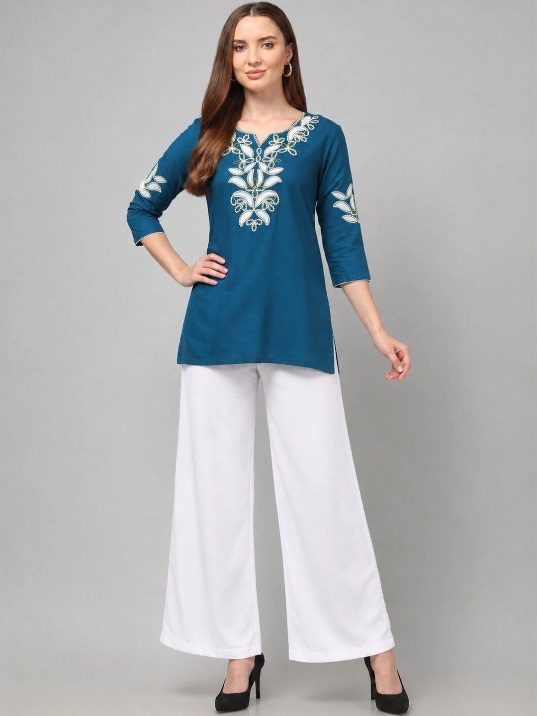 Craftloom Ethnic Motifs Embroidered V-Neck Thread Work Thread Work Kurti