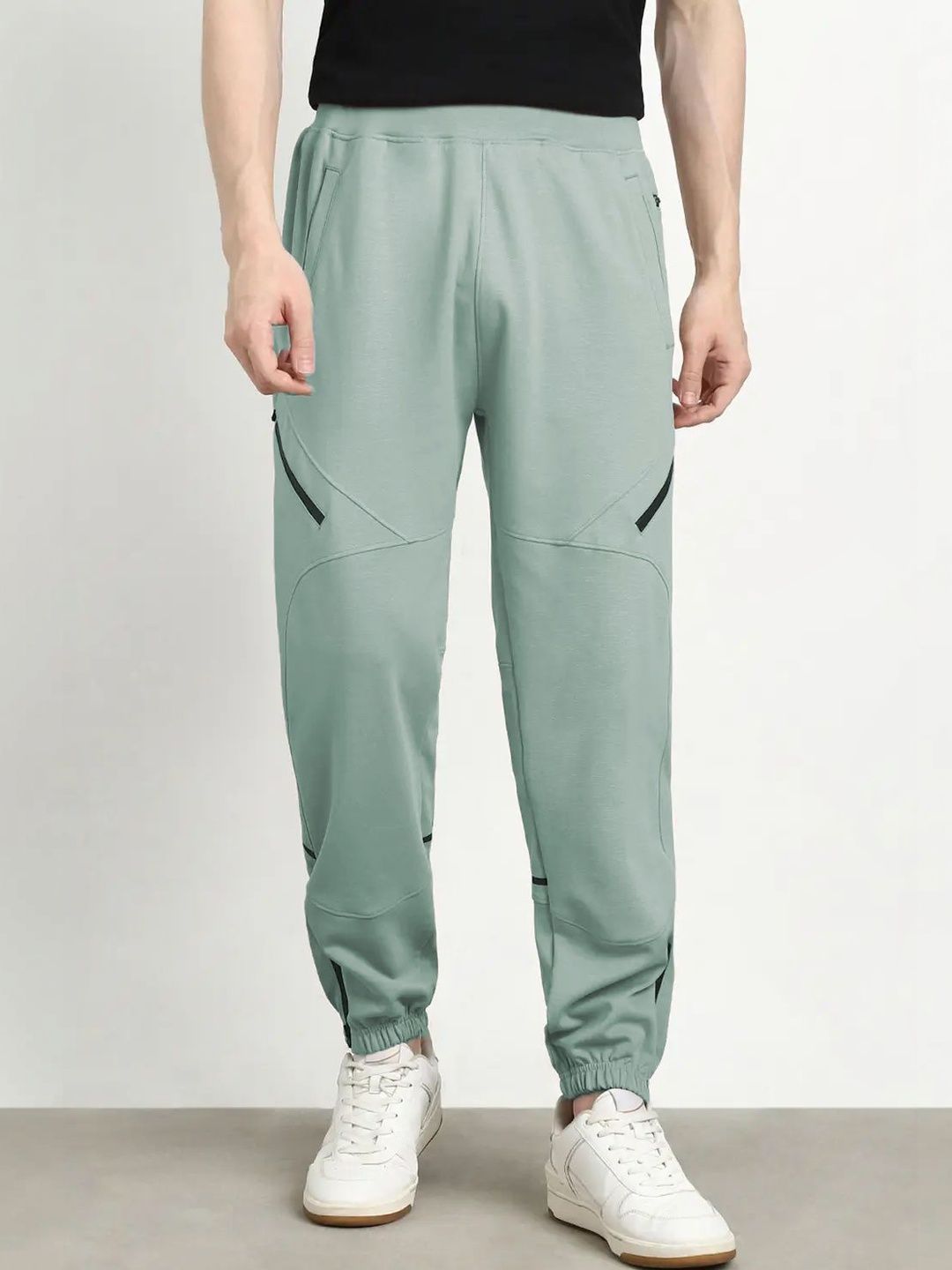 NOBERO Men Relaxed-Fit Mid-Rise Oversized Track Pants