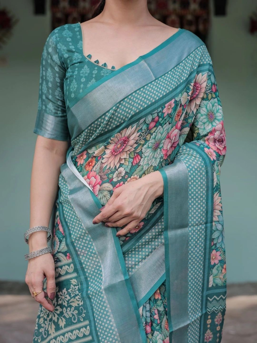 Floral Linen Blend Bhagalpuri Saree 5