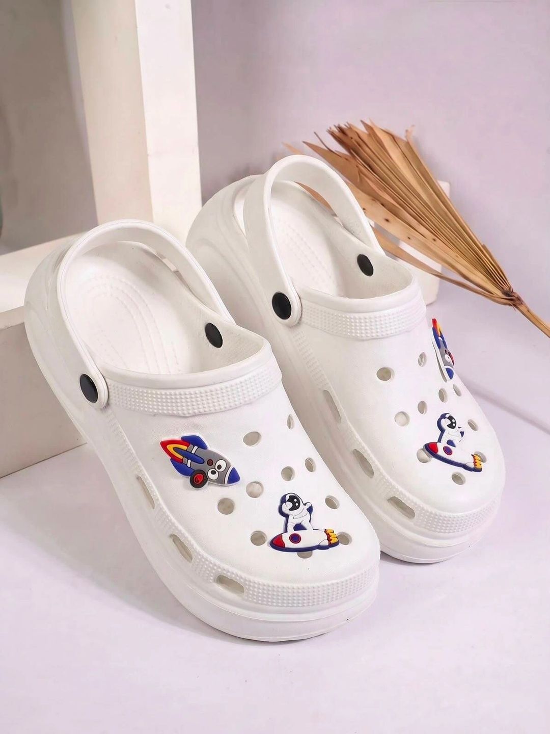 ZOOMBIE Women Embellished Clogs