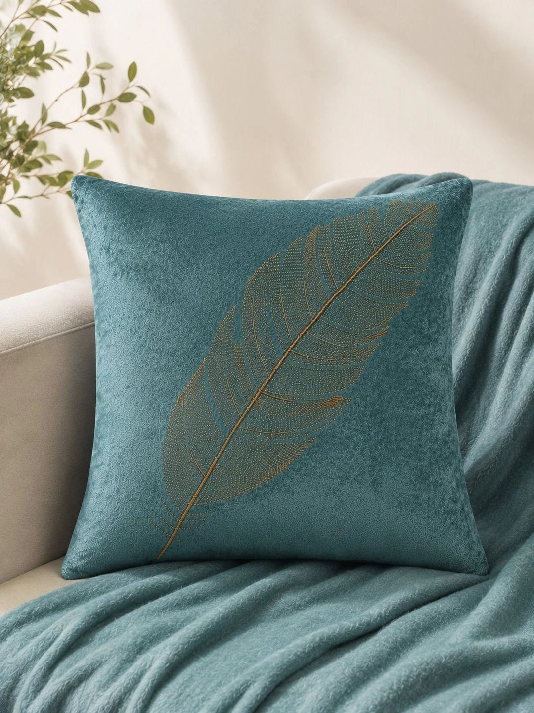 VORNEXA Blue Set of 3 Velvet Square Cushion Covers