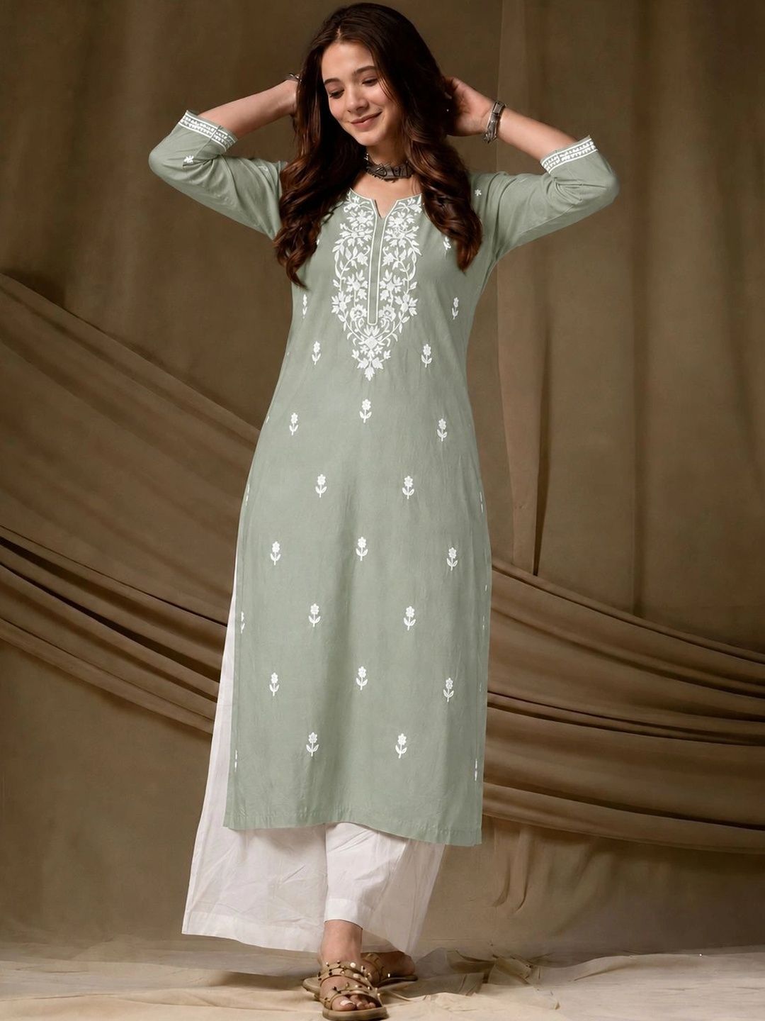 FORKEY Women Ethnic Motifs Embroidered Thread Work Kurta