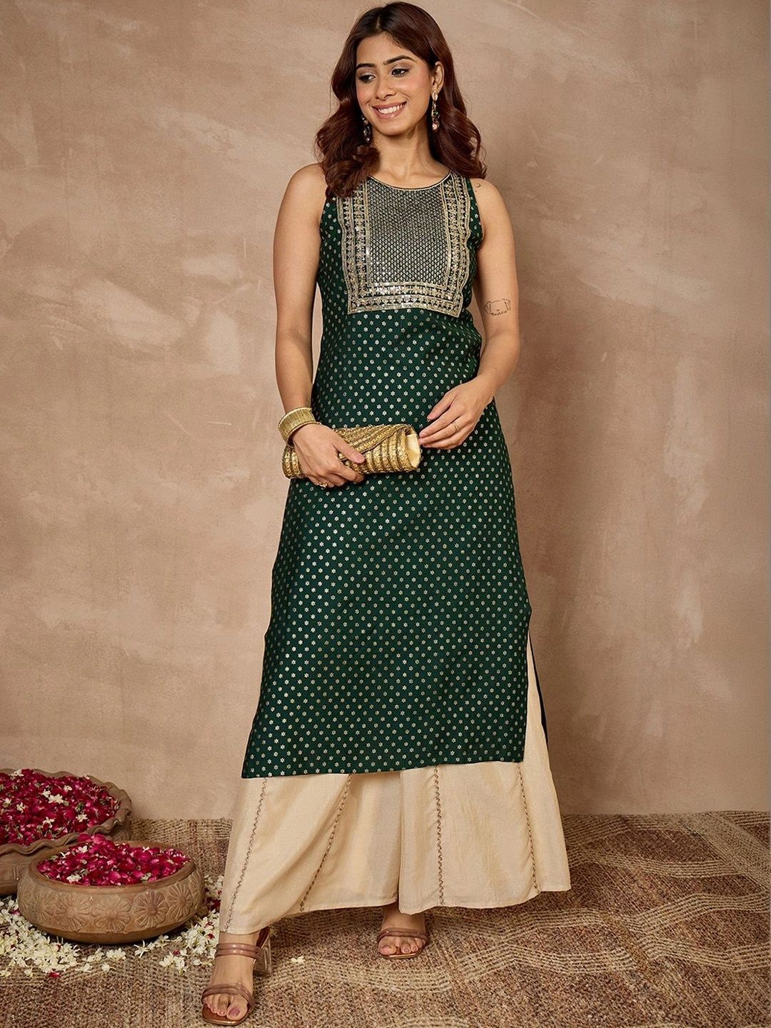 Janasya Women Sequinned Kurta