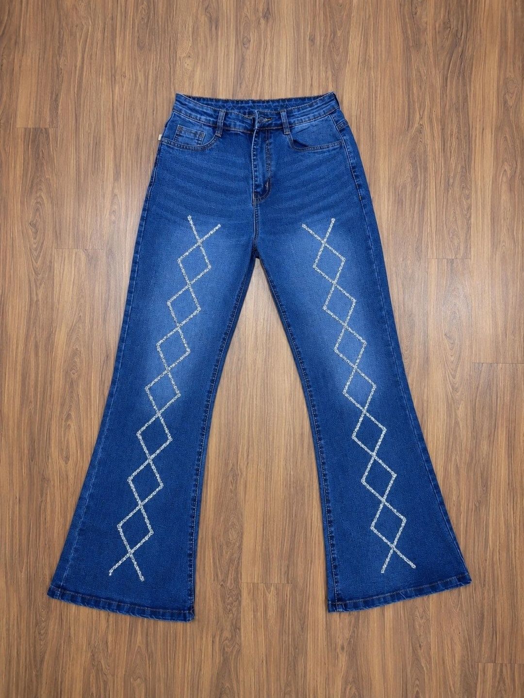 Women Wide Leg Mid-Rise Light Fade Embellished Jeans 6