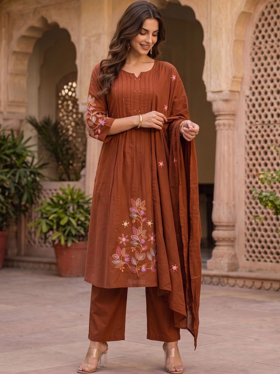 Women Floral Embroidered Regular Thread Work Pure Cotton Kurta with Harem Pants & With Dupatta 6