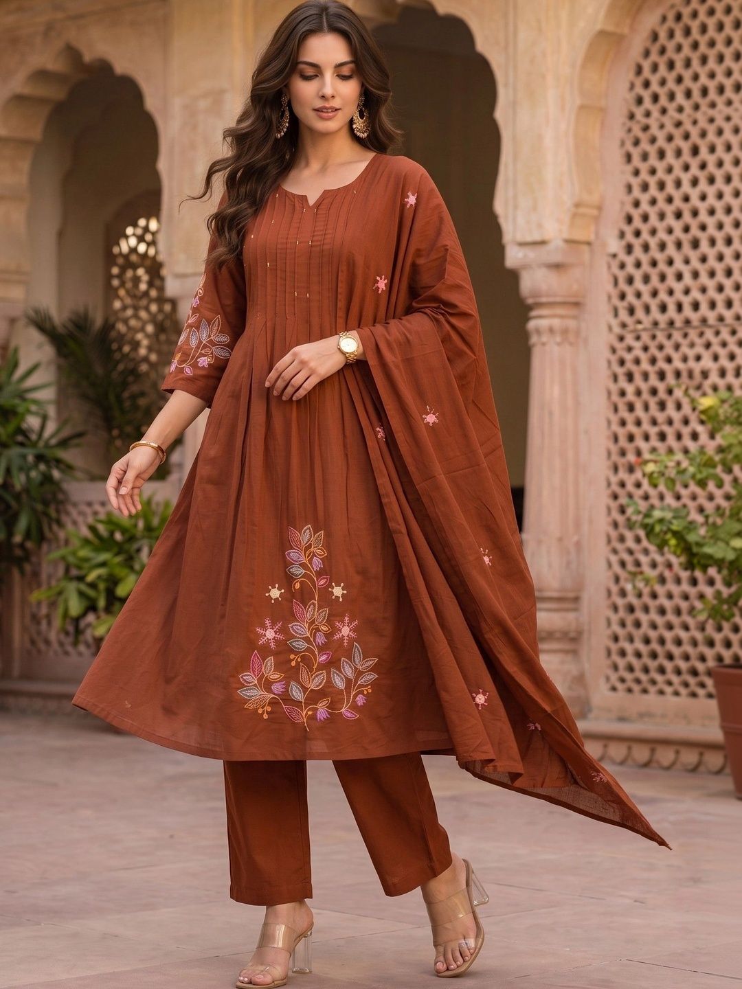 Women Floral Embroidered Regular Thread Work Pure Cotton Kurta with Harem Pants & With Dupatta 5