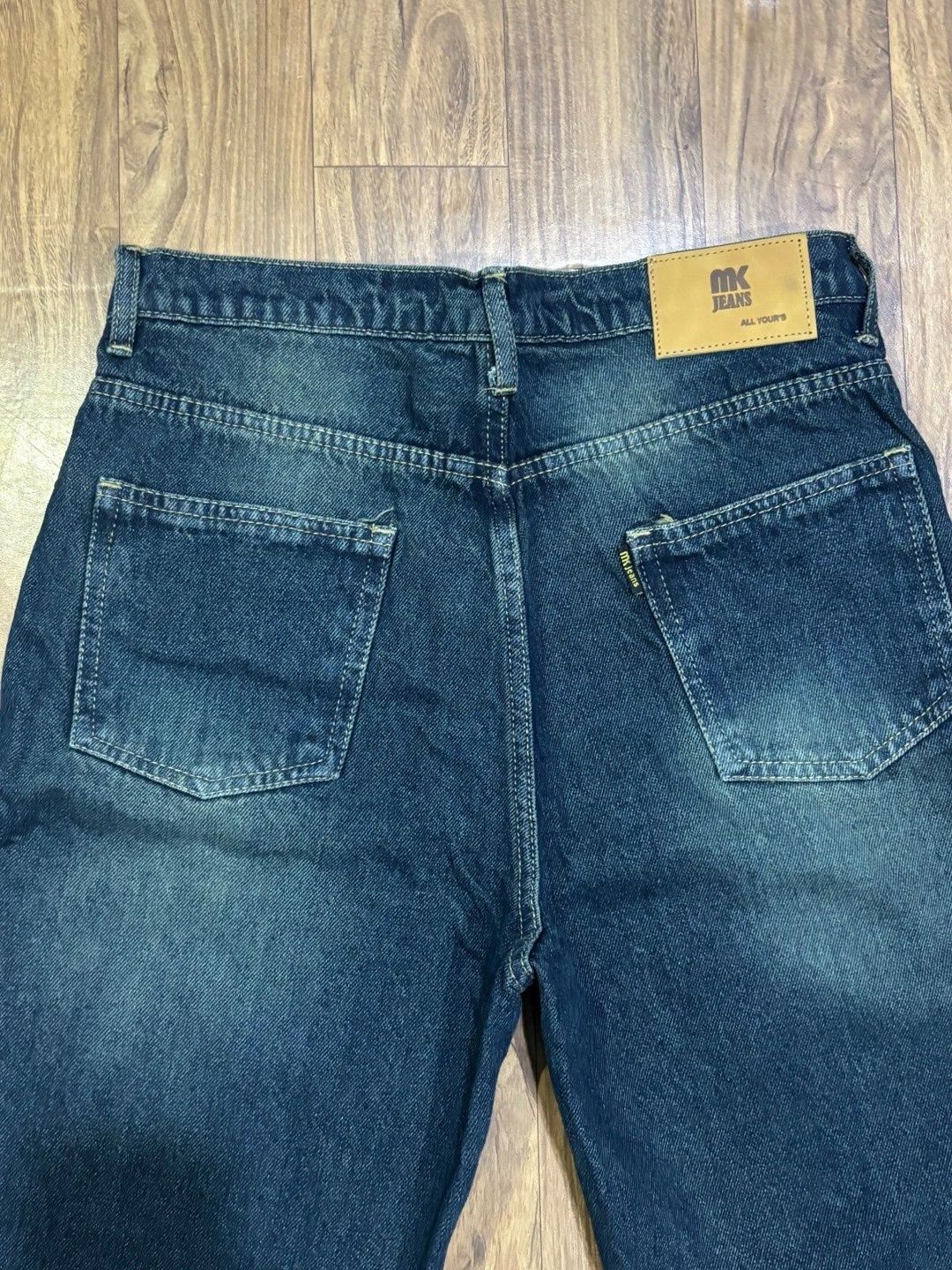 Women Wide Leg Mid-Rise Light Fade Embellished Jeans 4