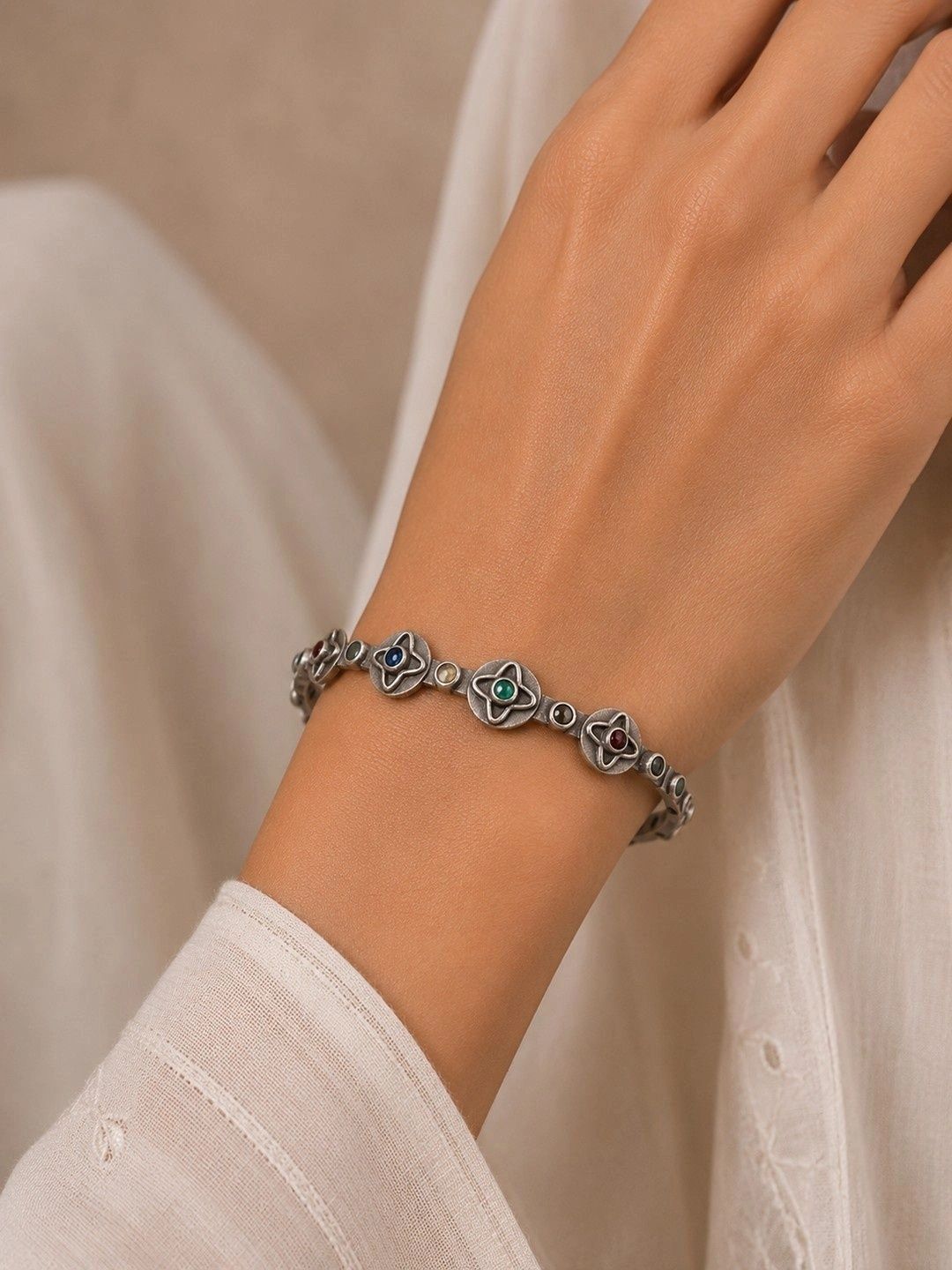 VENI Silver-Plated Oxidised Bangle