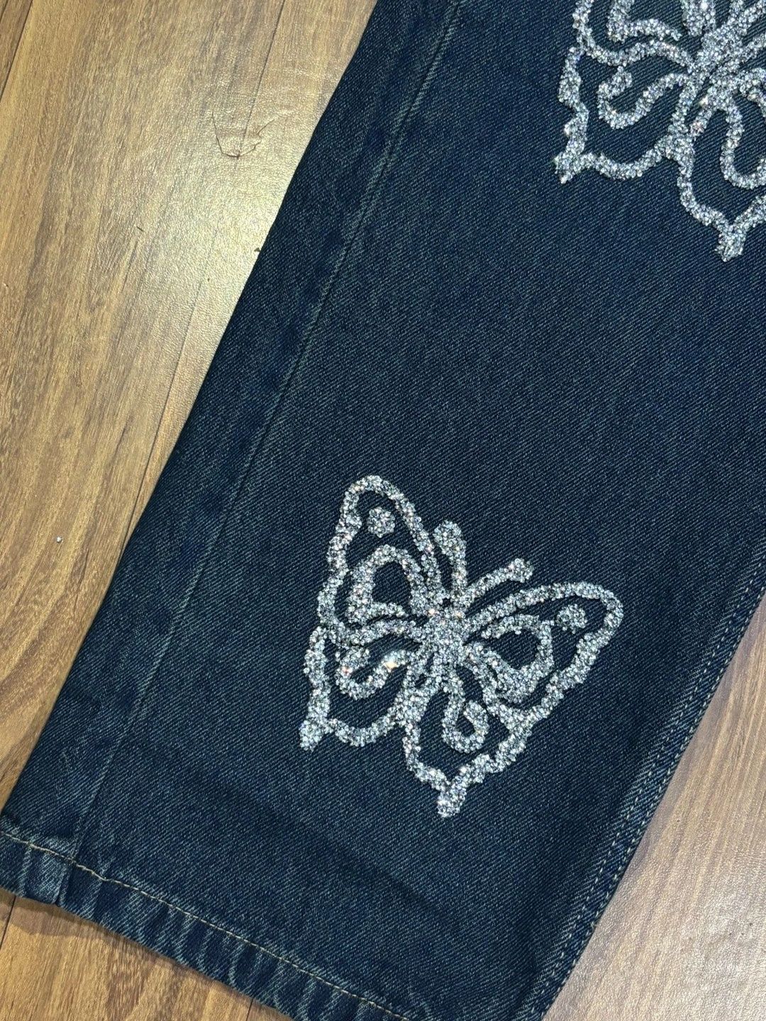 Women Wide Leg Mid-Rise Light Fade Embellished Jeans 7
