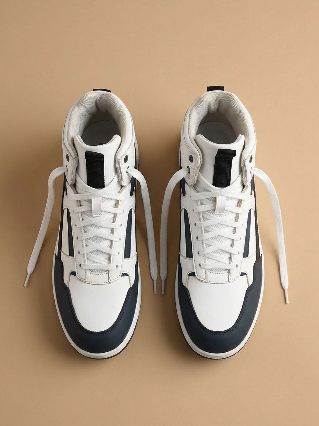 Roadster Men Colourblocked Sneakers