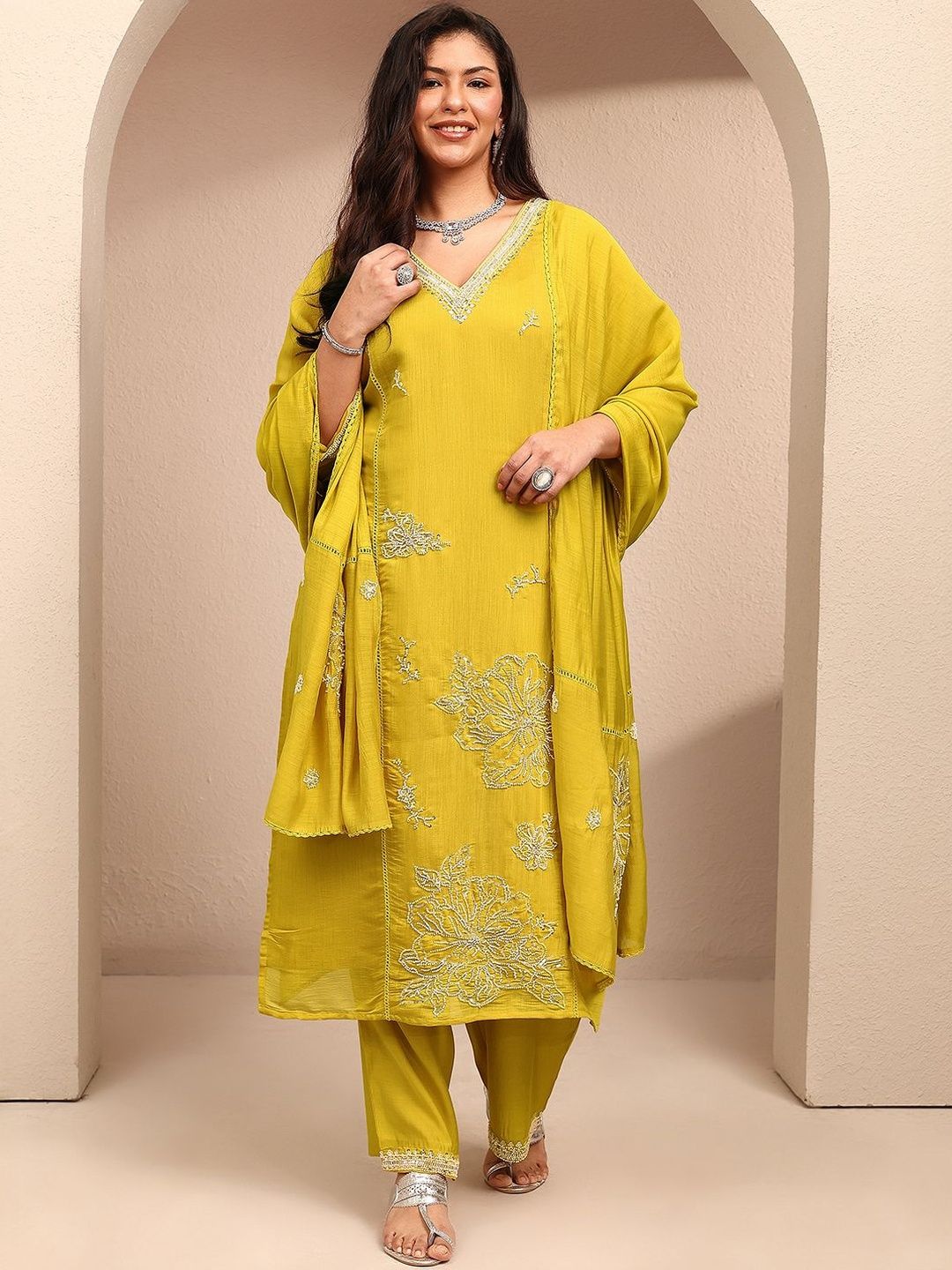 EXTRA LOVE BY LIBAS Plus Size Women Ethnic Motifs Embroidered Kurta Suit Set
