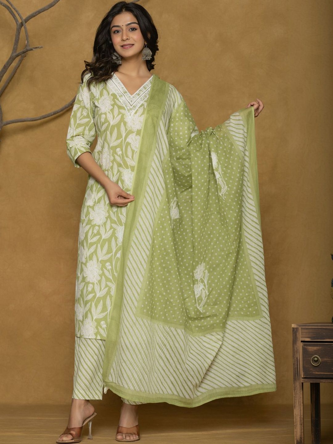 Aralia Women Floral Printed Regular Thread Work Pure Cotton Kurta with Trousers & With Dupatta