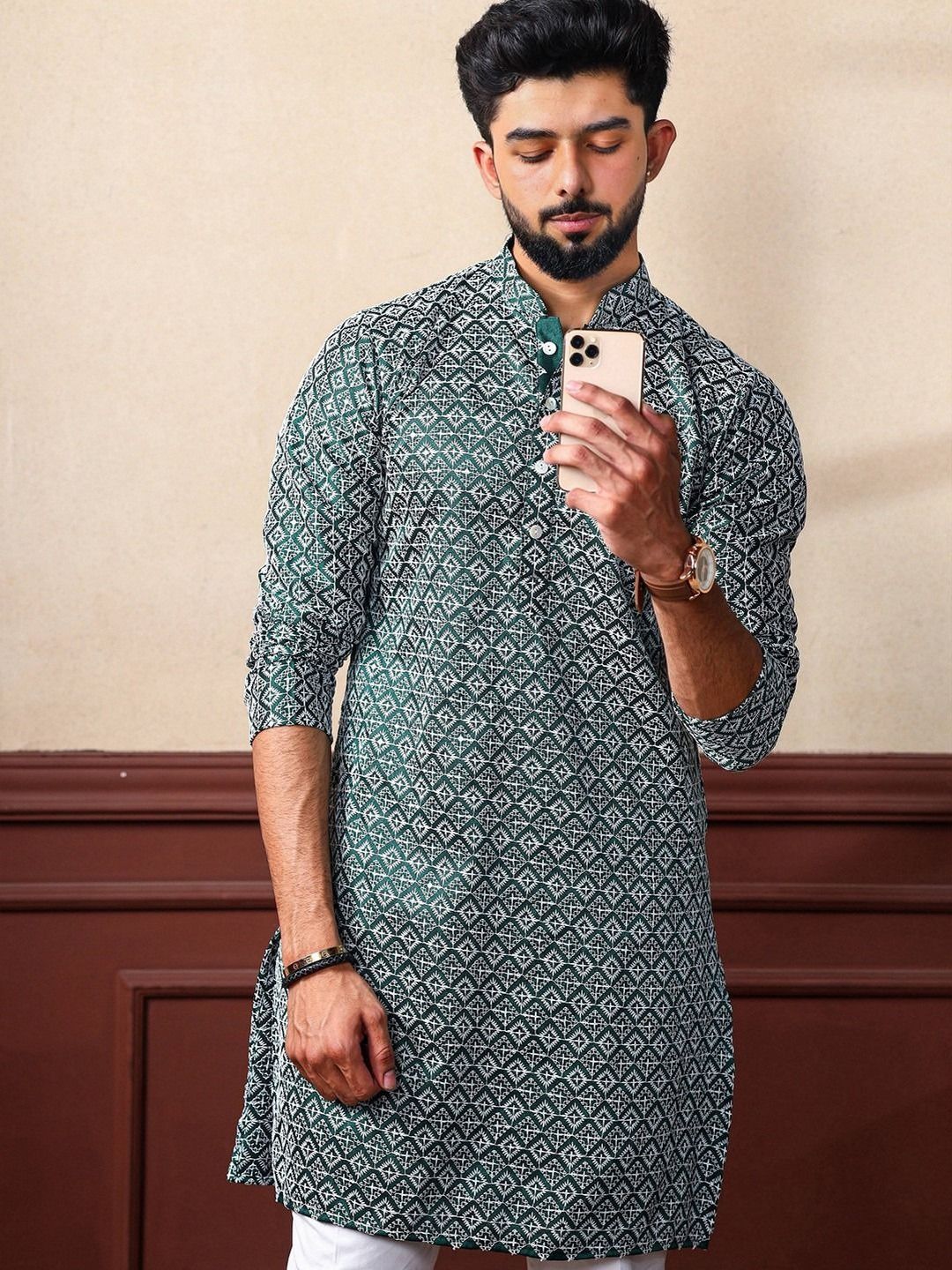 DWIJA FASHION Geometric Embroidered Chikankari Kurta