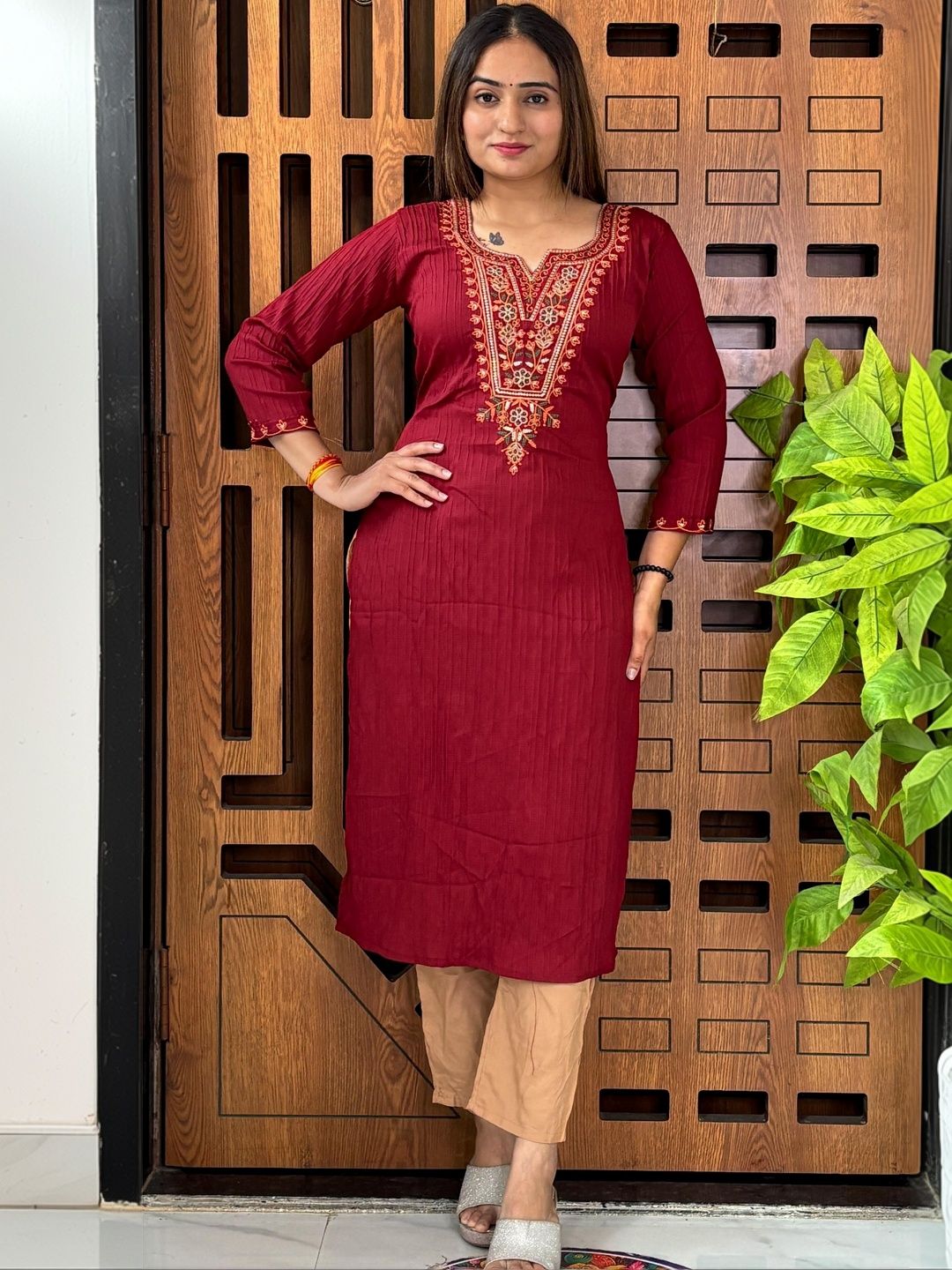 OPIVE FASHION HUB Women Ethnic Motifs Embroidered Regular Thread Work Pure Cotton Kurta with Trousers