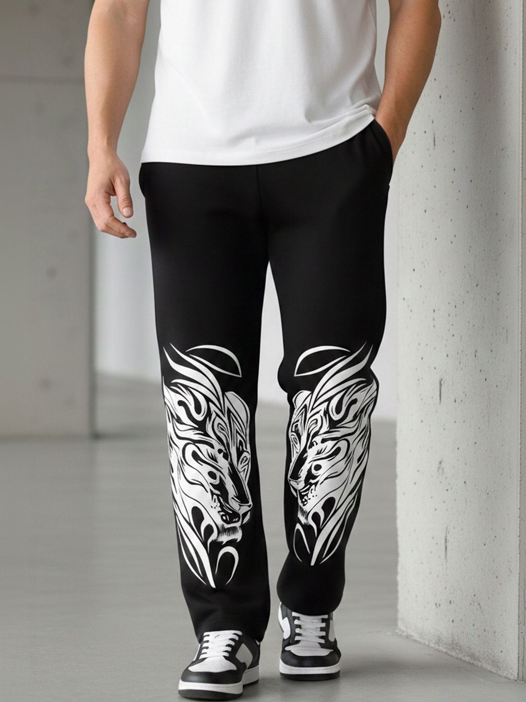 Kasendra Men Printed Relaxed Straight Leg Straight Fit Easy Wash Trousers