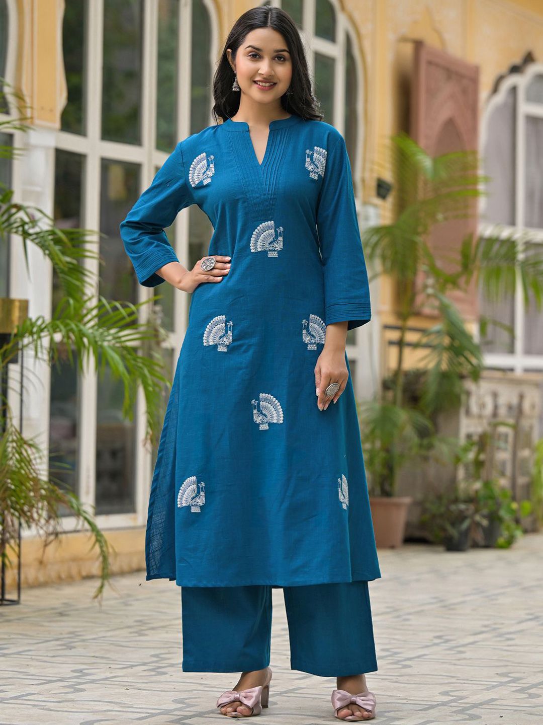 Indo Era Animal Embroidered Regular Thread Work Pure Cotton Kurta With Palazzos
