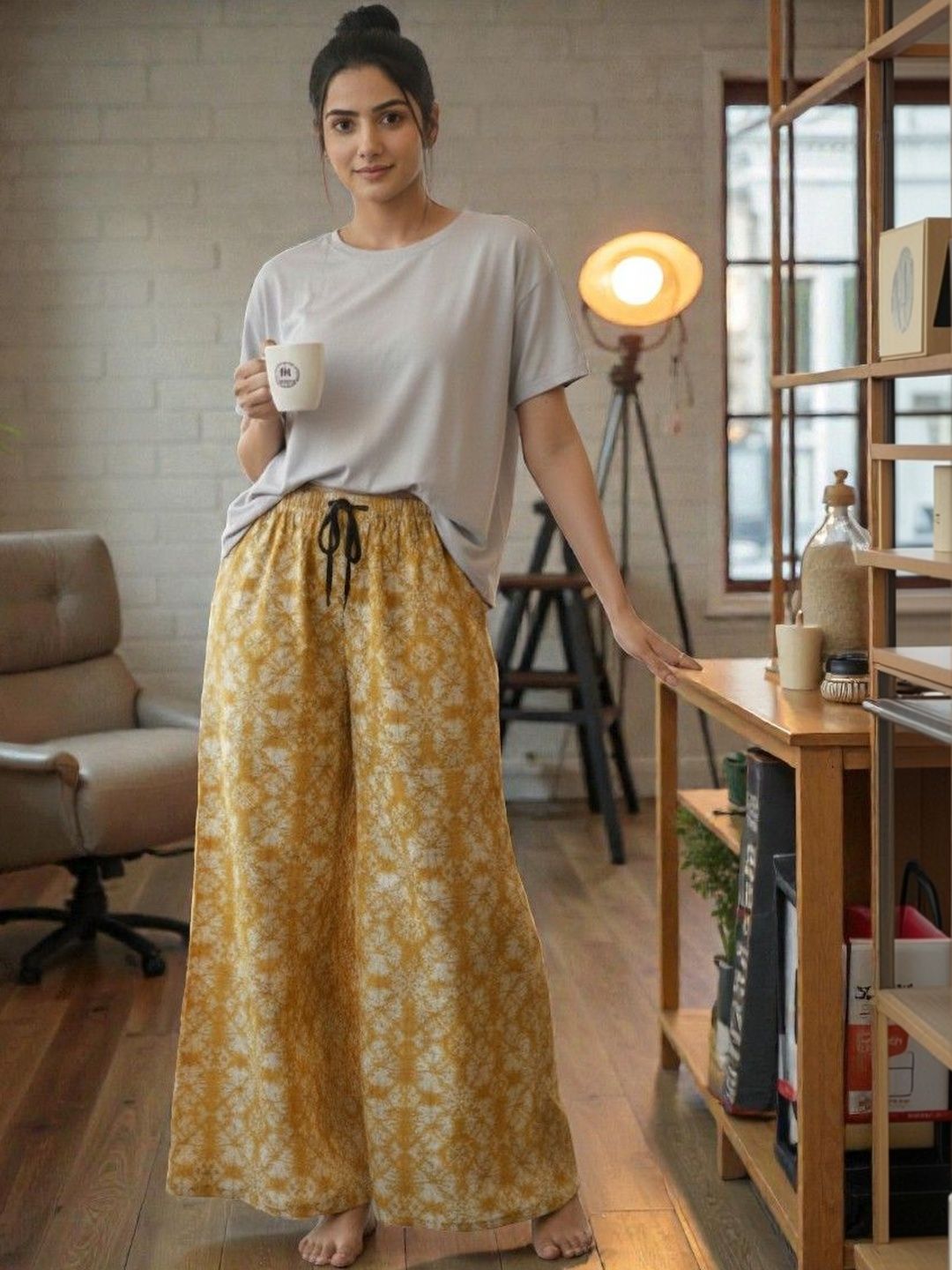 Esplendido Printed  Mid-Rise Flared Lounge Pants