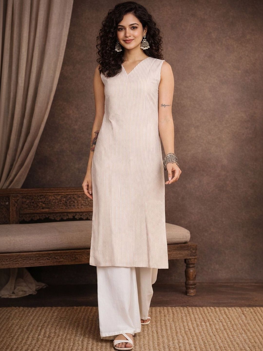 SOURAGYA Striped V-Neck Kurti
