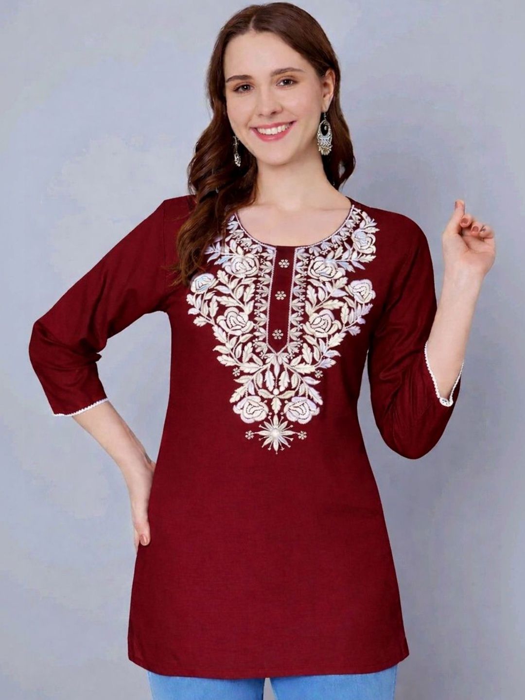 AFFLEON Floral Embroidered Chikankari Chikankari Kurti