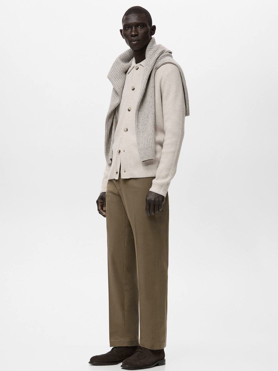 Price History - MANGO MAN Pleated Trousers - ₹1857 at myntra