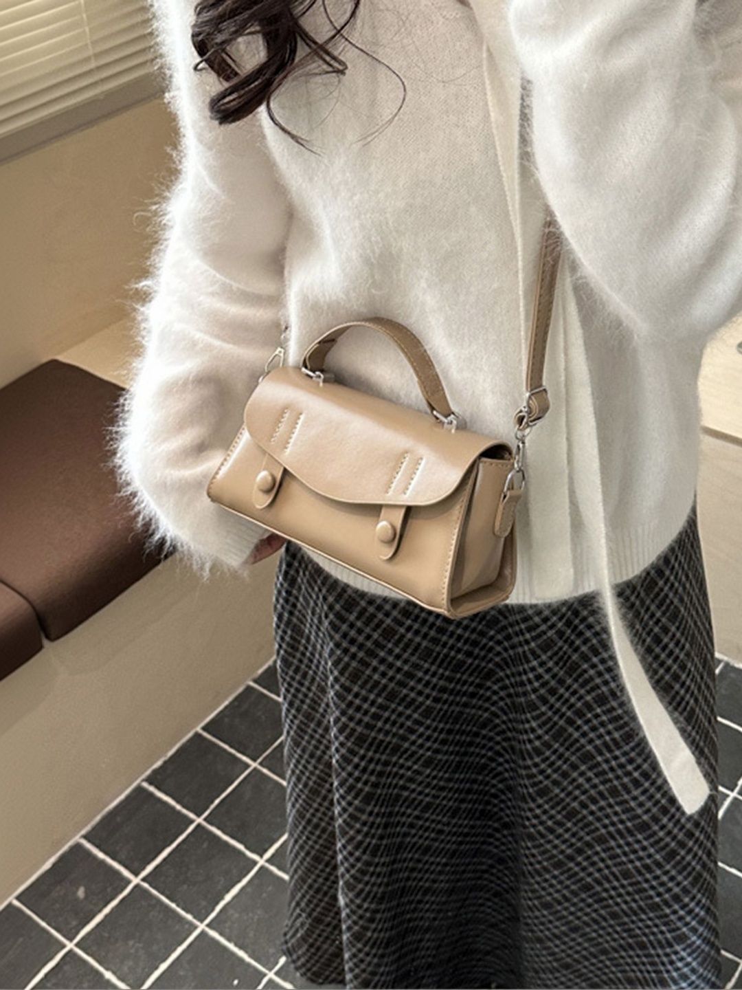 LULU & SKY Structured Handheld Bag