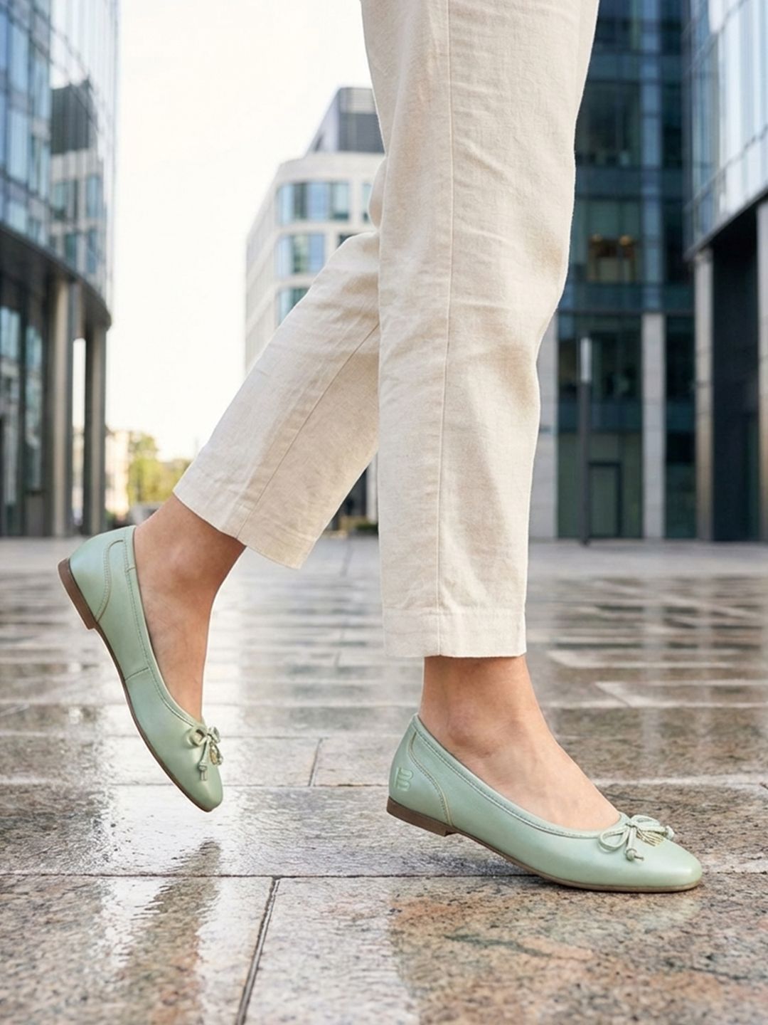 BAGATT Round Toe Leather Ballerinas with Bows