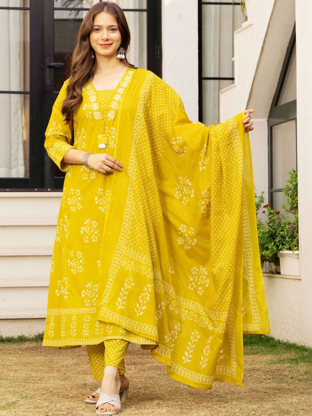 Rangnavi Women Ethnic Motifs Printed Regular Pure Cotton Kurta with Trousers & With Dupatta