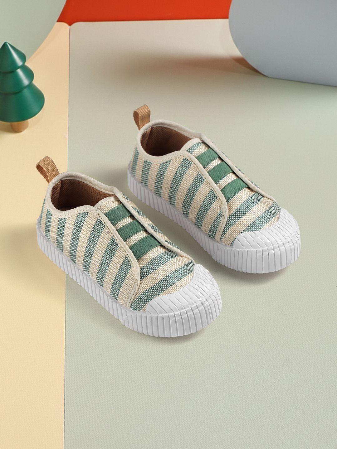 SHOESFORJUNIORS Unisex Kids Striped Core