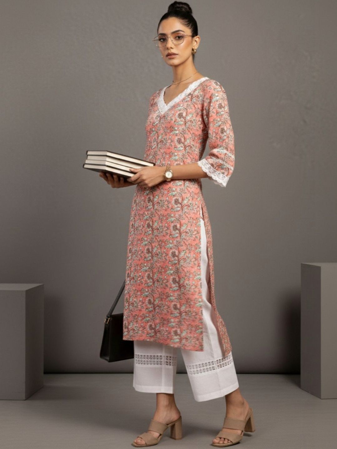 Navibhu Women Printed Flared Sleeves Workwear Kurta