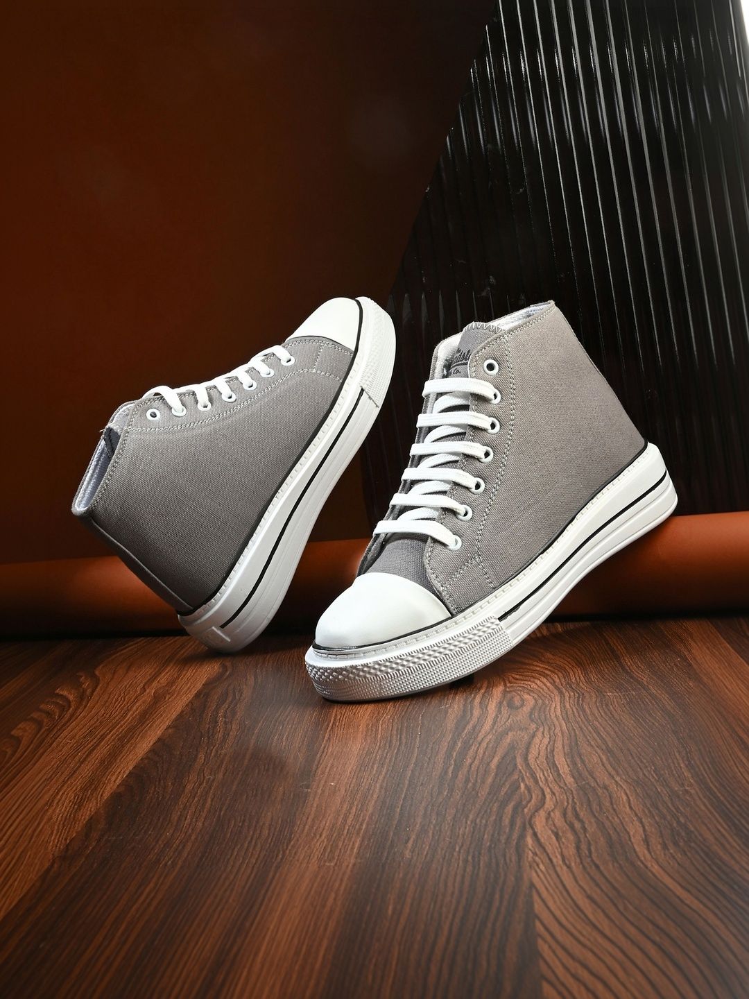 The Roadster Lifestyle Co. Women Round Toe Sneakers Casual Shoes