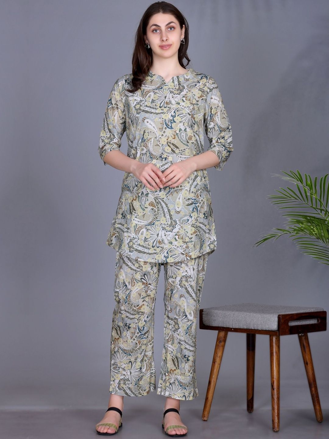 KIZA Women Grey Paisley Printed Pure Cotton Round Neck Tunic & Trousers Co-Ord Set