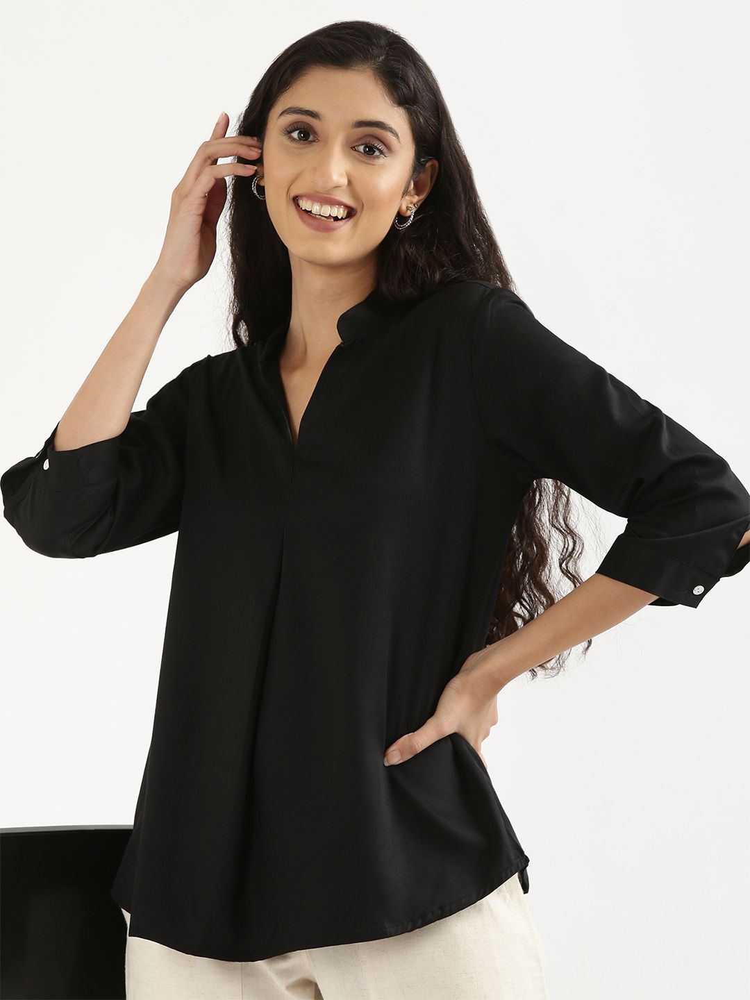SAADAA Solid Mandarin Collar Viscose V-Neck 3/4 Sleeve Pleated Top