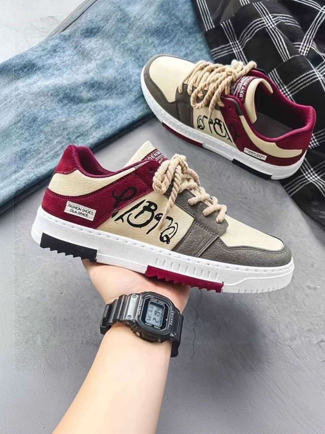 TIGONIS Men Colourblocked Sneakers