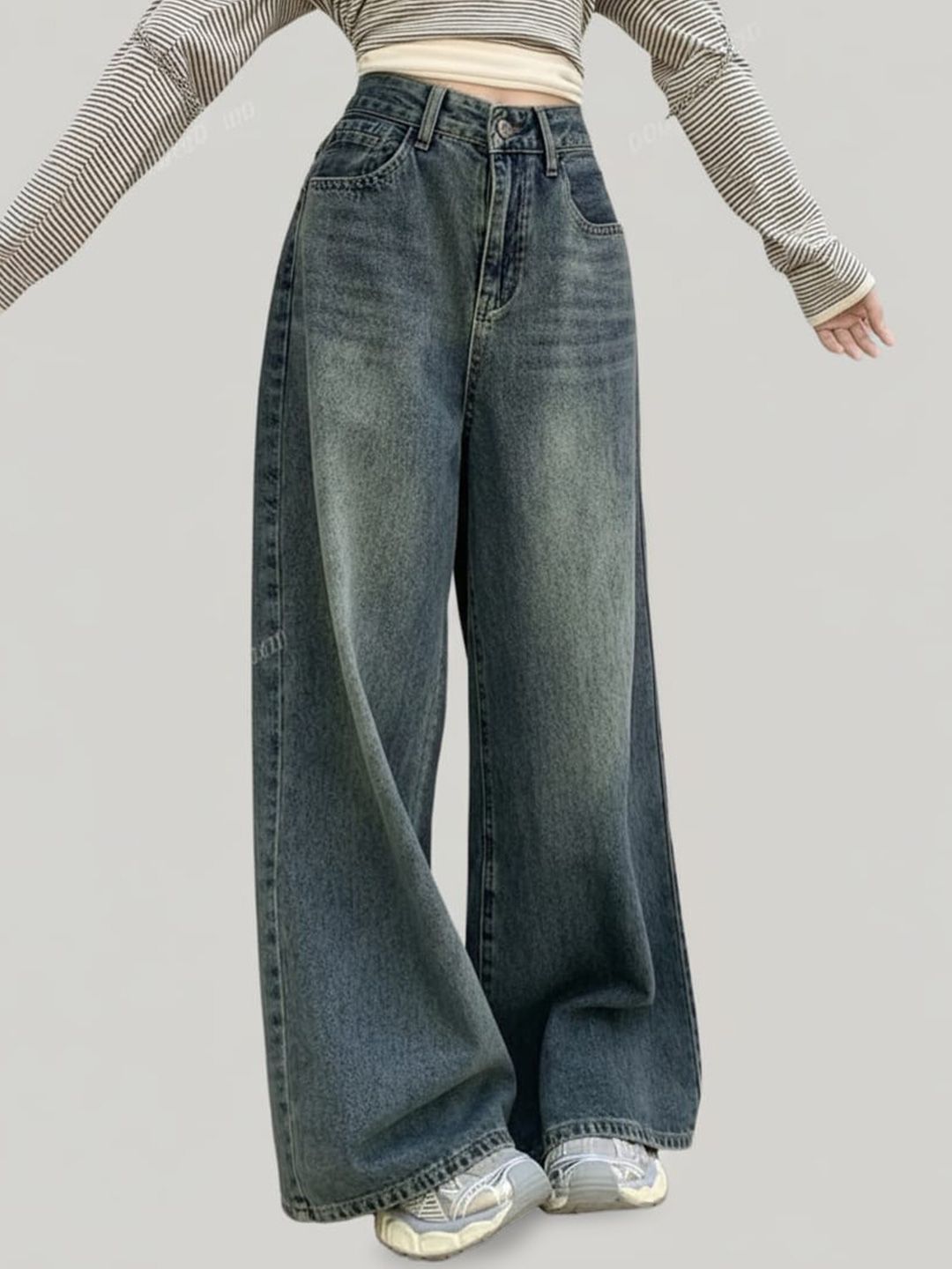 Women High-Rise Light Fade Jeans