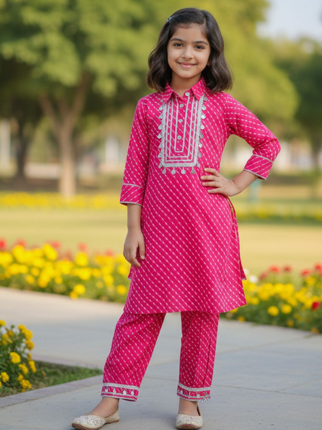 Girls Pink Leheriya Printed Regular Gotta Patti Pure Cotton Kurta with Pyjamas 4