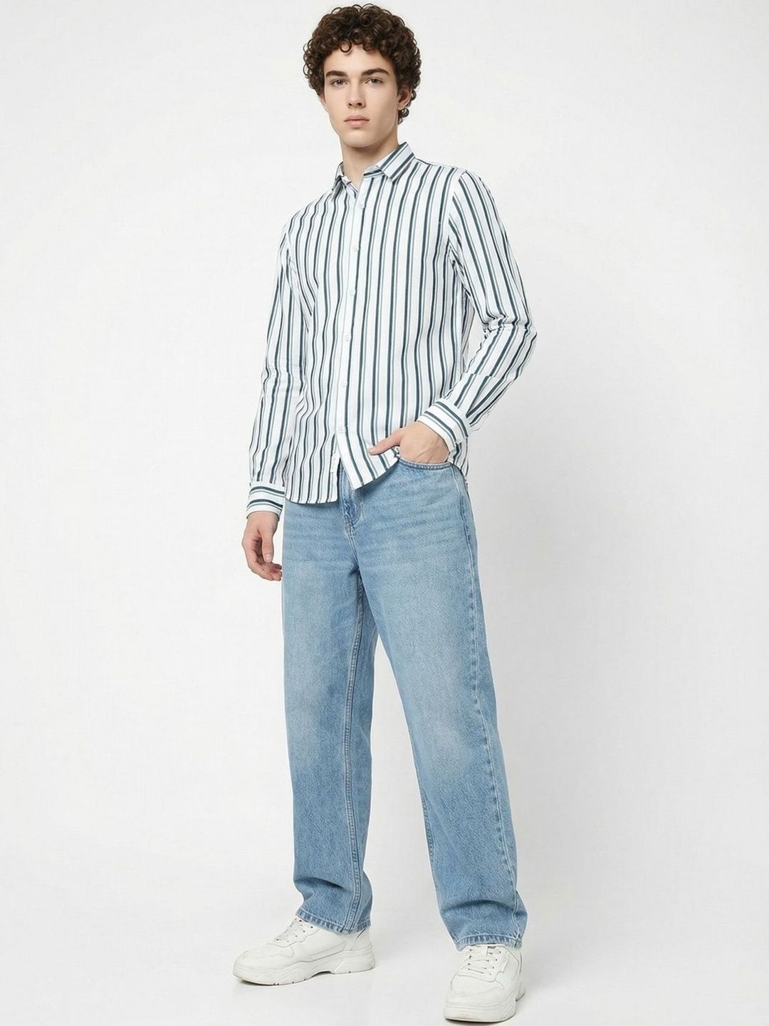 Men's Regular Fit Vertical Striped Casual Shirt