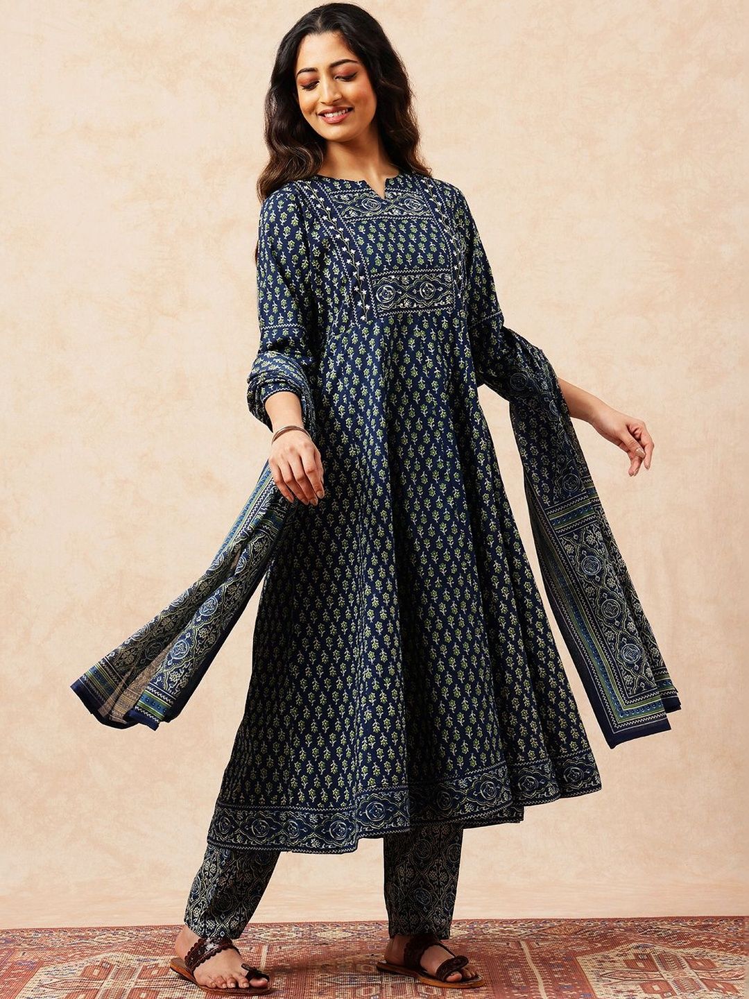 Vbuyz Women Ethnic Motifs Printed Empire Sequinned Pure Cotton Kurta with Trousers & With Dupatta
