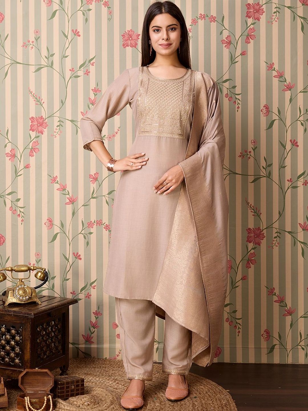 House of Pataudi Yoke Design Round Neck Kurta & Trousers With Dupatta