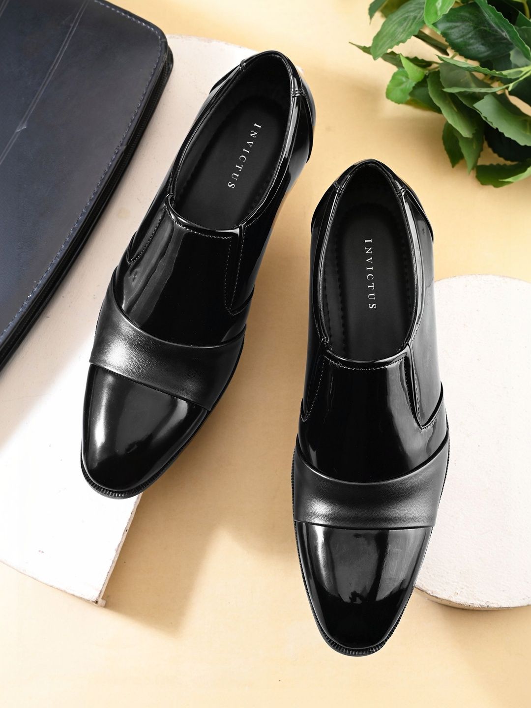 INVICTUS Men Round-Toe Formal Slip-Ons