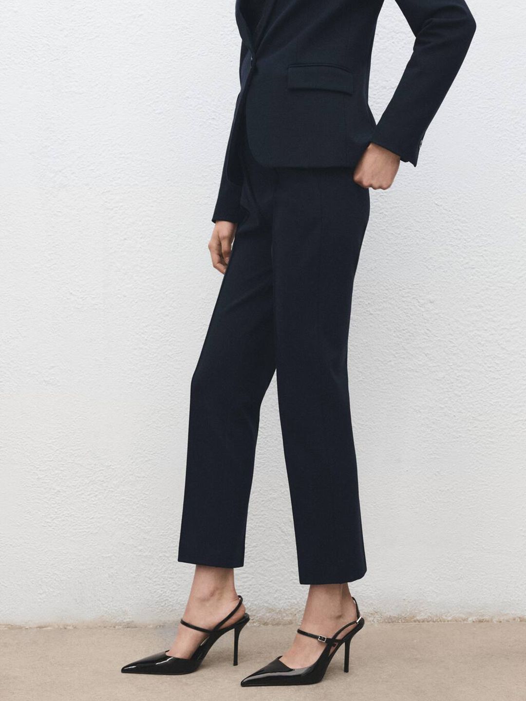 MANGO Women Slim Fit Mid-Rise Pleated Cropped Formal Trousers