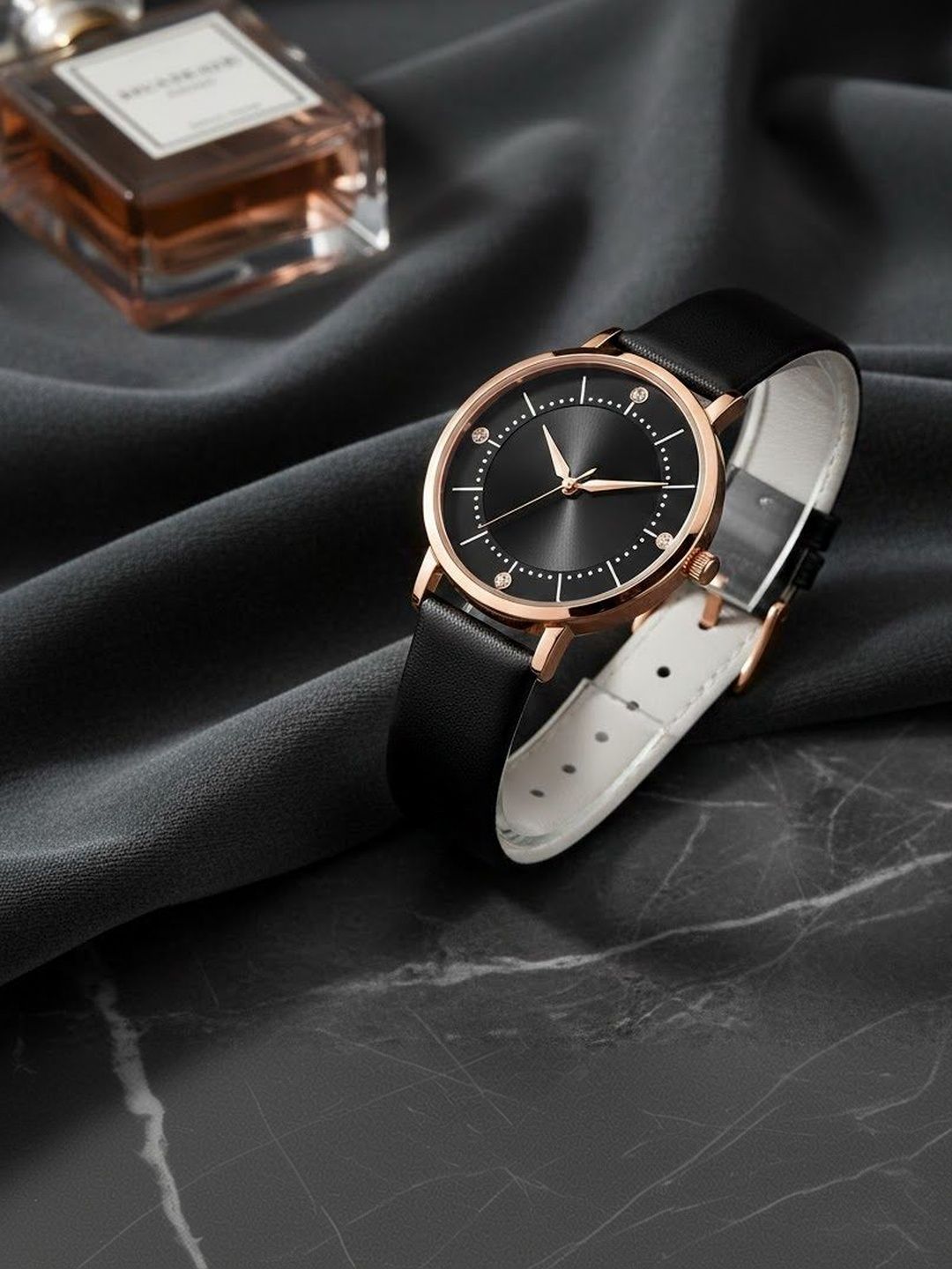Moover Women Dial & Leather Straps Analogue Watch line-lther-blk-00j1