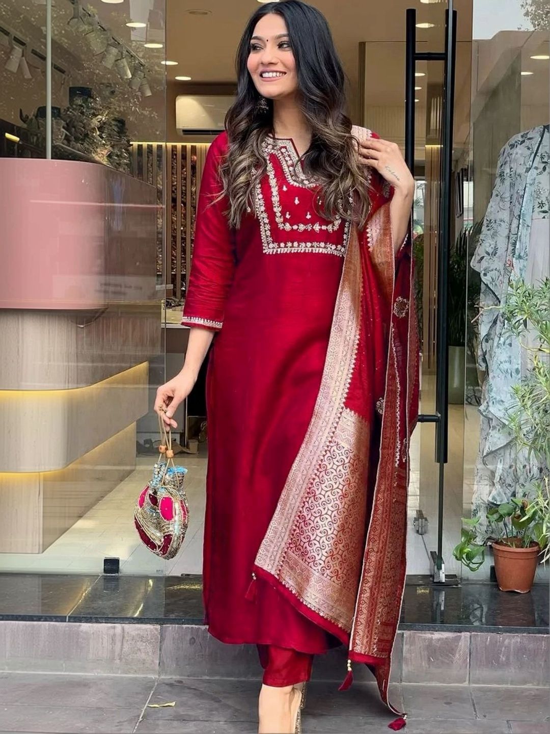 Glamelab Women Ethnic Motifs Embroidered Regular Thread Work Kurta with Trousers & With Dupatta