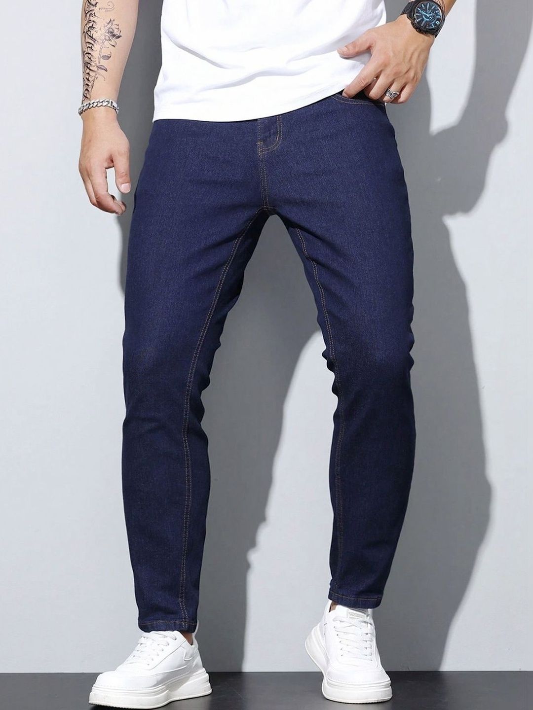 MASTERLY WEFT Men Classic Slim Fit Mid-Rise Stretchable Jeans