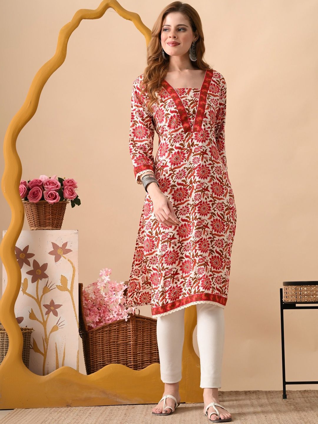 DEEPYOG APPAREL Women Floral Printed Floral Kurta