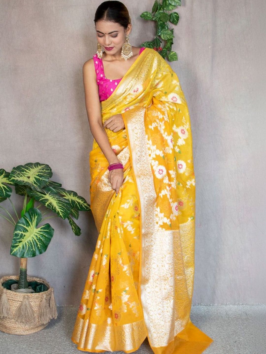 Banarasi Kargha Floral Zari Art Silk Handloom Banarasi Saree